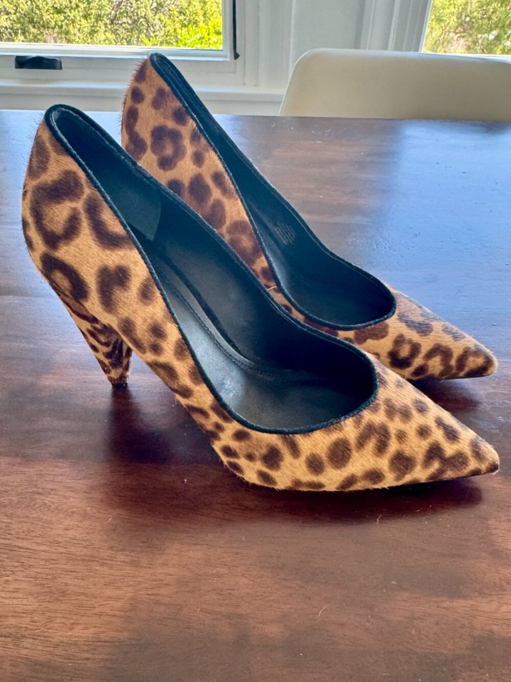MARC FISHER Hesla Leopard Calf Hair Pump - Picture 4 of 13